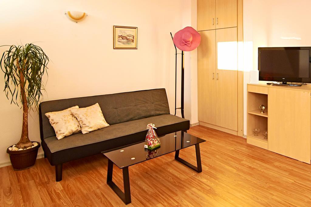 Batak Studio Burgas Stad Kamer foto