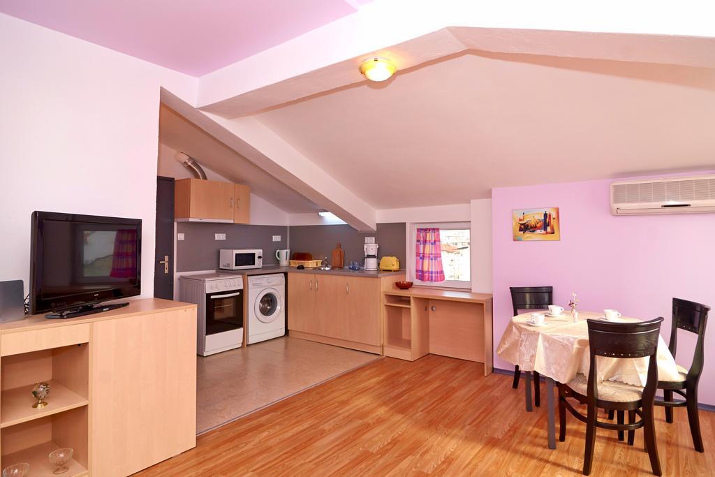 Batak Studio Burgas Stad Kamer foto